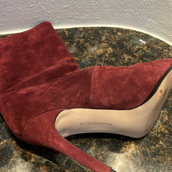 BCBG Burgundy suede women's booties. Women's size: 8 - Picture 3 of 6